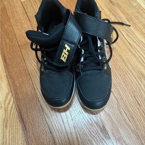 Under Armour Baseball Black and Gold Kids Sneakers